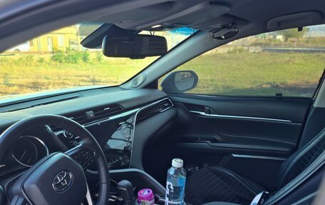 Toyota Camry, 2019 год, 3 180 000 рублей, 4 фотография