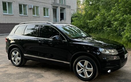 Volkswagen Touareg III, 2012 год, 1 800 000 рублей, 2 фотография
