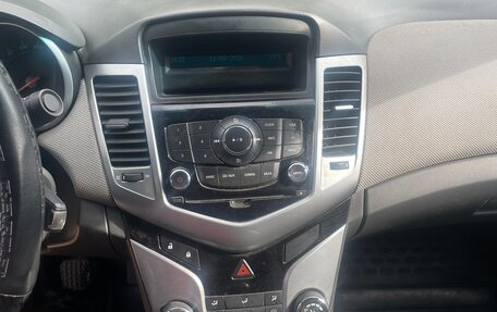 Chevrolet Cruze II, 2009 год, 470 000 рублей, 10 фотография