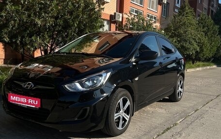 Hyundai Solaris II рестайлинг, 2012 год, 770 000 рублей, 1 фотография
