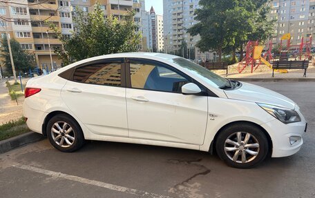 Hyundai Solaris II рестайлинг, 2015 год, 1 250 000 рублей, 4 фотография