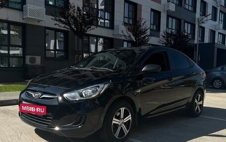 Hyundai Solaris II рестайлинг, 2012 год, 770 000 рублей, 11 фотография