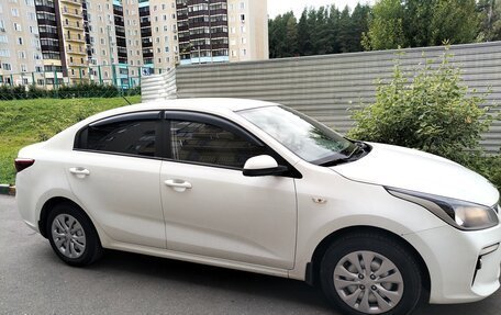 KIA Rio IV, 2018 год, 950 000 рублей, 4 фотография