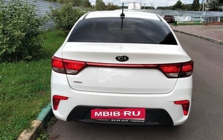 KIA Rio IV, 2018 год, 950 000 рублей, 5 фотография