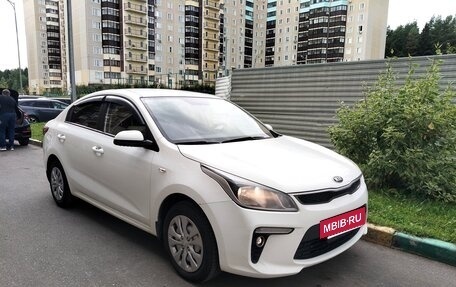 KIA Rio IV, 2018 год, 950 000 рублей, 3 фотография