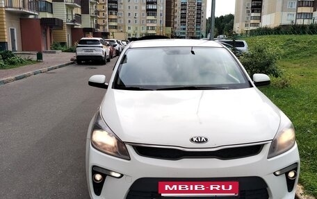KIA Rio IV, 2018 год, 950 000 рублей, 2 фотография