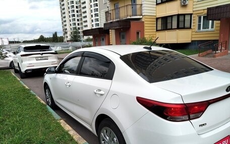 KIA Rio IV, 2018 год, 950 000 рублей, 6 фотография