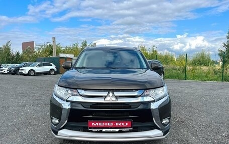 Mitsubishi Outlander III рестайлинг 3, 2018 год, 1 896 000 рублей, 8 фотография