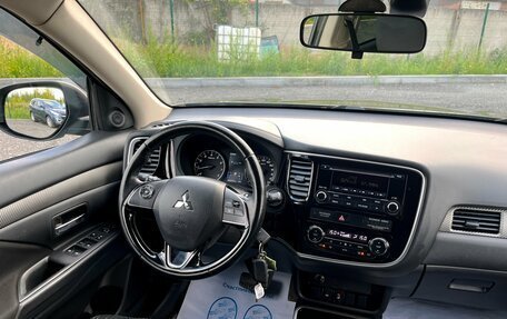 Mitsubishi Outlander III рестайлинг 3, 2018 год, 1 896 000 рублей, 16 фотография