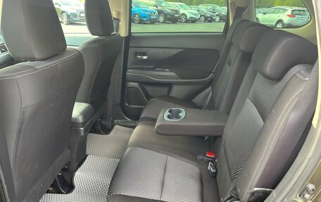 Mitsubishi Outlander III рестайлинг 3, 2018 год, 1 896 000 рублей, 19 фотография
