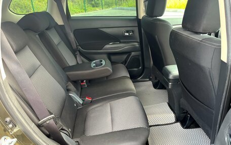 Mitsubishi Outlander III рестайлинг 3, 2018 год, 1 896 000 рублей, 22 фотография