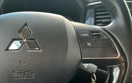 Mitsubishi Outlander III рестайлинг 3, 2018 год, 1 896 000 рублей, 15 фотография