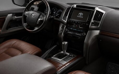 Toyota Land Cruiser 200, 2015 год, 4 550 000 рублей, 4 фотография