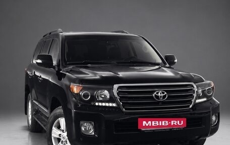 Toyota Land Cruiser 200, 2015 год, 4 550 000 рублей, 2 фотография