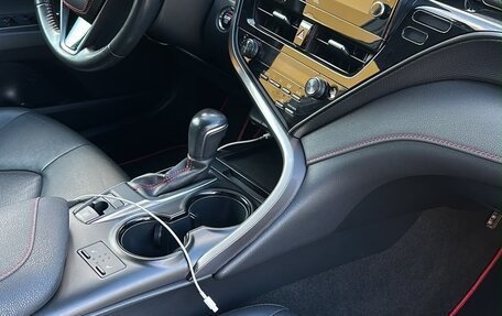 Toyota Camry, 2022 год, 3 350 000 рублей, 8 фотография