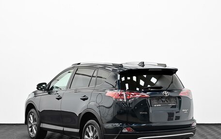 Toyota RAV4, 2018 год, 2 365 000 рублей, 2 фотография