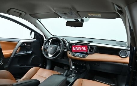 Toyota RAV4, 2018 год, 2 365 000 рублей, 5 фотография