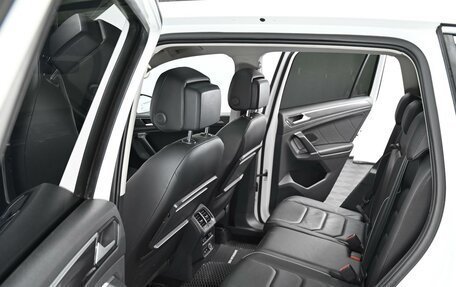Volkswagen Tiguan II, 2018 год, 2 045 000 рублей, 13 фотография