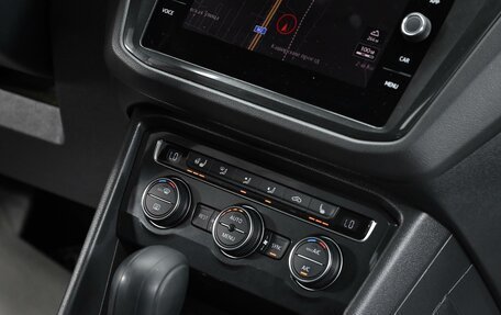 Volkswagen Tiguan II, 2018 год, 2 045 000 рублей, 8 фотография