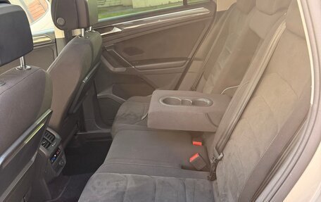 Volkswagen Tiguan II, 2017 год, 2 500 000 рублей, 17 фотография