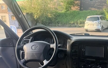 Toyota Land Cruiser 100 рестайлинг 2, 1999 год, 1 750 000 рублей, 5 фотография