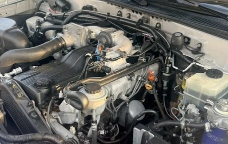 Toyota Land Cruiser 100 рестайлинг 2, 1999 год, 1 750 000 рублей, 12 фотография