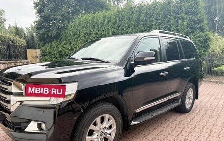 Toyota Land Cruiser 200, 2018 год, 8 550 000 рублей, 1 фотография