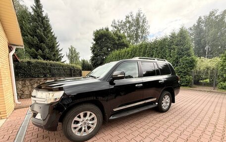 Toyota Land Cruiser 200, 2018 год, 8 550 000 рублей, 2 фотография