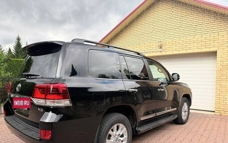 Toyota Land Cruiser 200, 2018 год, 8 550 000 рублей, 5 фотография