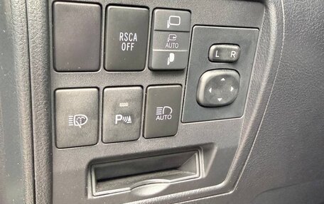 Toyota Land Cruiser 200, 2018 год, 8 550 000 рублей, 28 фотография
