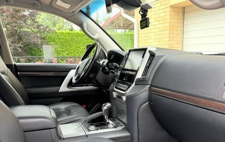 Toyota Land Cruiser 200, 2018 год, 8 550 000 рублей, 33 фотография