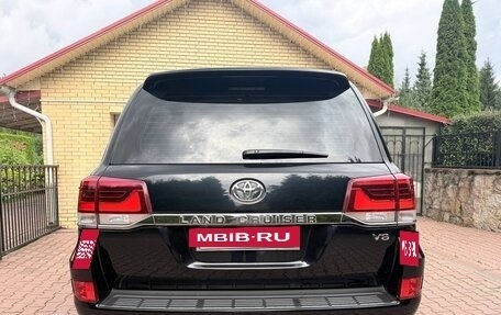 Toyota Land Cruiser 200, 2018 год, 8 550 000 рублей, 4 фотография