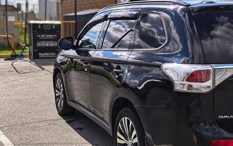 Mitsubishi Outlander III рестайлинг 3, 2013 год, 1 300 000 рублей, 2 фотография