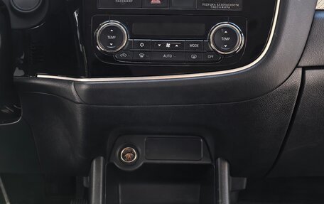 Mitsubishi Outlander III рестайлинг 3, 2013 год, 1 300 000 рублей, 3 фотография
