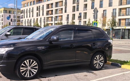Mitsubishi Outlander III рестайлинг 3, 2013 год, 1 300 000 рублей, 7 фотография