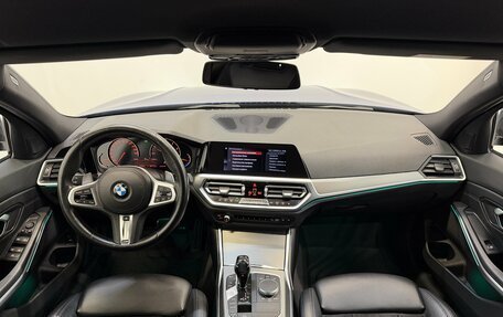 BMW 3 серия, 2019 год, 3 890 000 рублей, 14 фотография