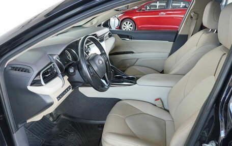 Toyota Camry, 2019 год, 2 990 000 рублей, 18 фотография
