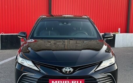 Toyota Camry, 2020 год, 2 380 000 рублей, 3 фотография