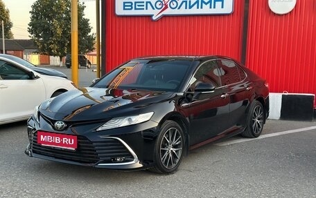 Toyota Camry, 2020 год, 2 380 000 рублей, 2 фотография