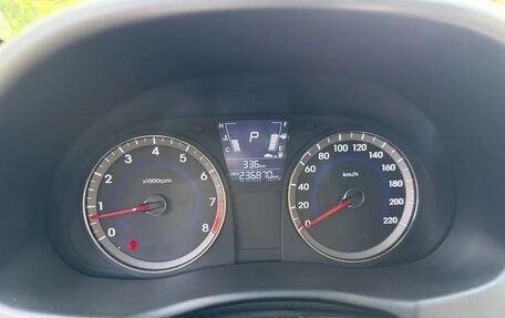 Hyundai Solaris II рестайлинг, 2011 год, 650 000 рублей, 16 фотография