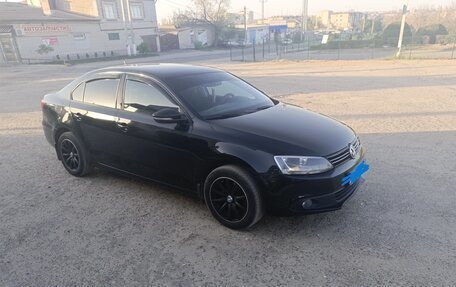 Volkswagen Jetta VI, 2013 год, 1 100 000 рублей, 2 фотография