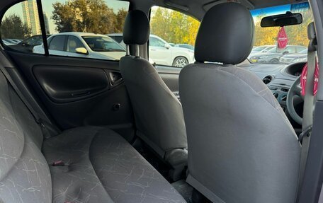 Toyota Platz, 2001 год, 520 000 рублей, 12 фотография