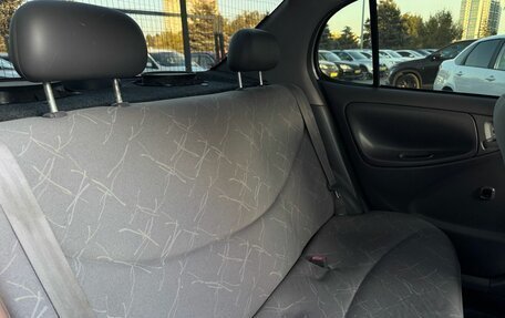Toyota Platz, 2001 год, 520 000 рублей, 13 фотография