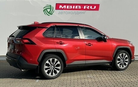 Toyota RAV4, 2021 год, 3 250 000 рублей, 5 фотография