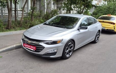 Chevrolet Malibu IX, 2022 год, 1 850 000 рублей, 3 фотография