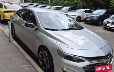 Chevrolet Malibu IX, 2022 год, 1 850 000 рублей, 2 фотография