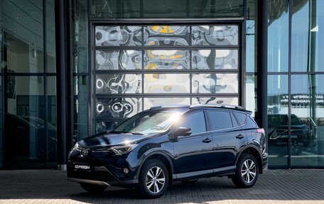Toyota RAV4, 2018 год, 2 390 000 рублей, 4 фотография