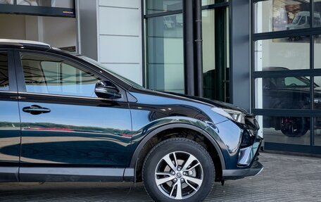 Toyota RAV4, 2018 год, 2 390 000 рублей, 9 фотография