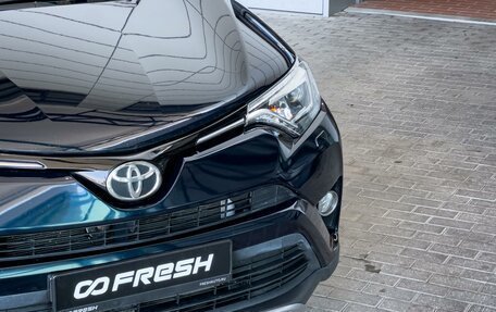 Toyota RAV4, 2018 год, 2 390 000 рублей, 10 фотография