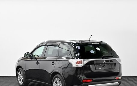 Mitsubishi Outlander III рестайлинг 3, 2014 год, 1 175 000 рублей, 2 фотография